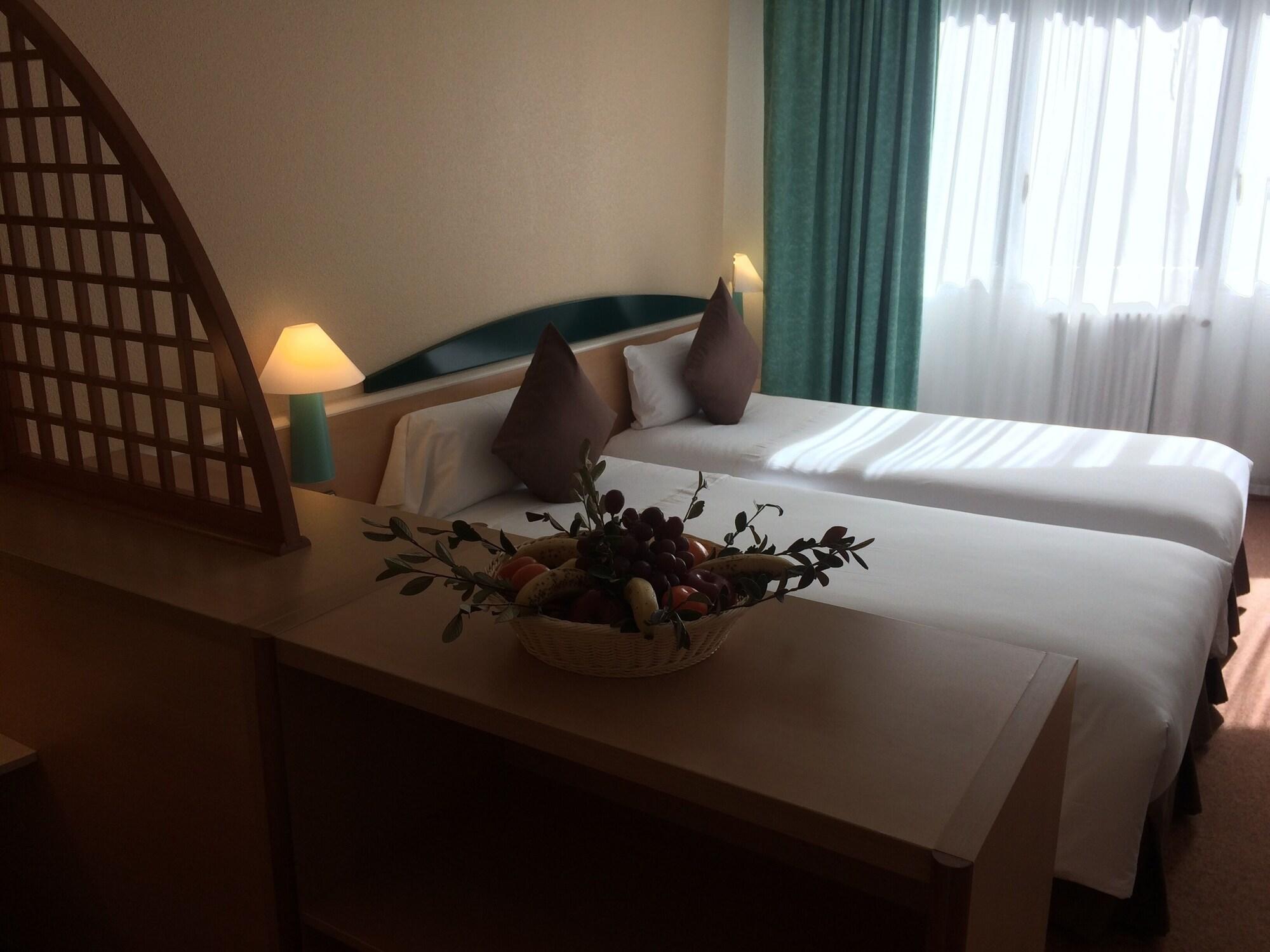 Hotel Tropical Les Escaldes Zewnętrze zdjęcie